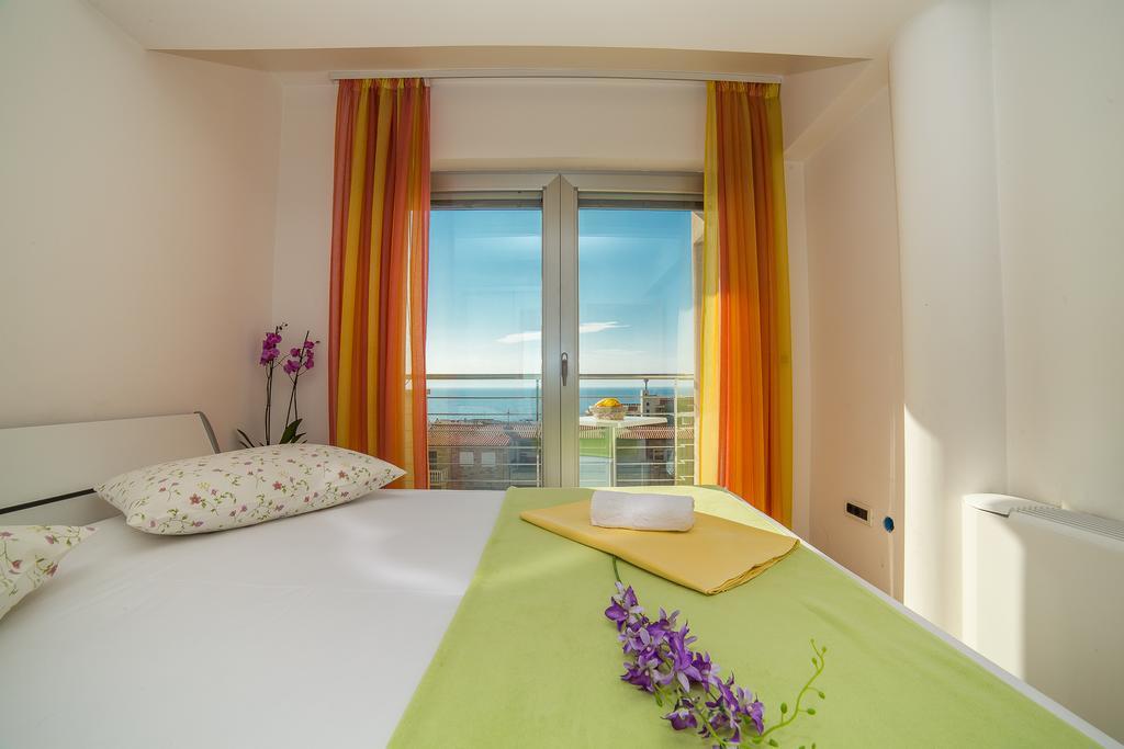 Apartments Milan Makarska Eksteriør billede