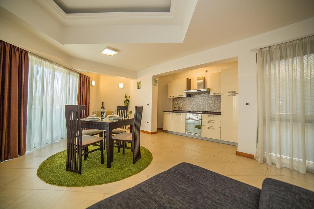 Apartments Milan Makarska Eksteriør billede