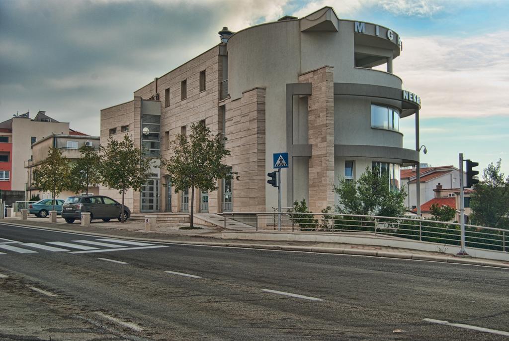 Apartments Milan Makarska Eksteriør billede